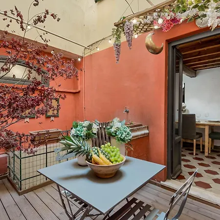 Bloomhouse Di Charme Centro Storico Lägenhet *